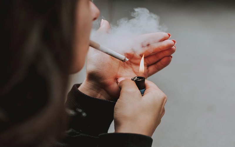 دود سیگار برای درخشان پوست