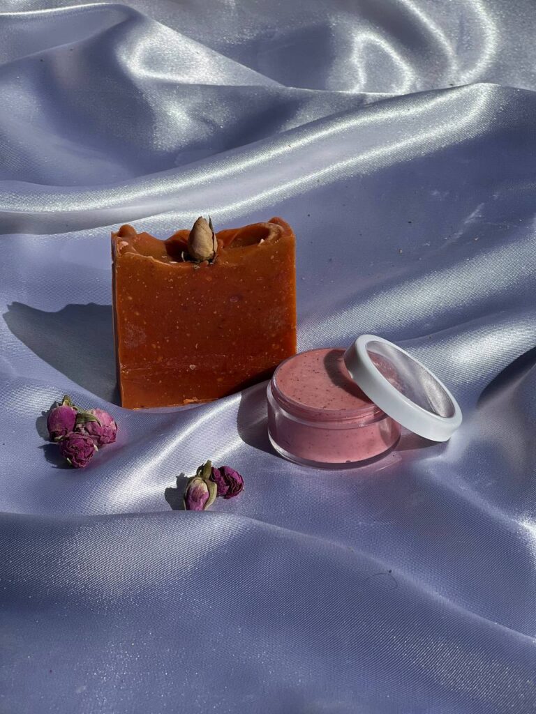 کرم و صابون گل رز